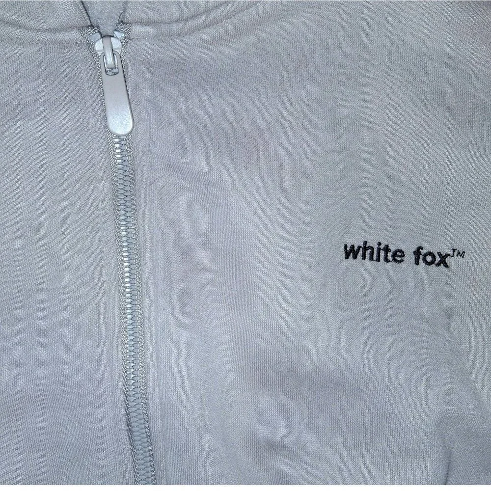 White Fox - Picture 2 of 5